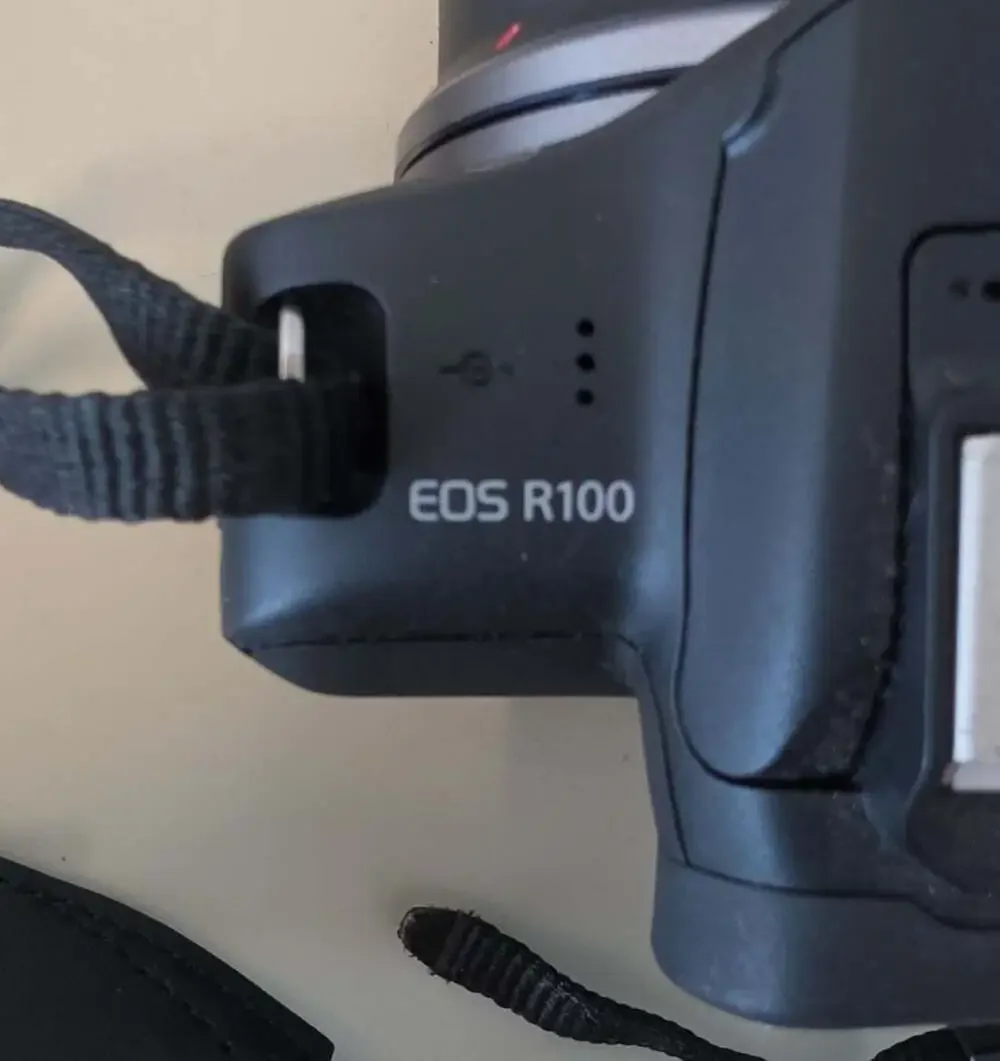 Canon EOS R100 Mirrorless Camera with RF-S 18-45mm F4.5-6.3 IS STM Lens Kit